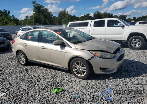 2017 Ford Focus Se z USA, uszkodzony, nr VIN 1FADP3F27HL228214